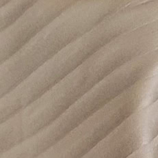 Elegante Bettwäsche Sky in warmem Beige aus natürlichem Material. – Schweizer Schafwollprodukte Elegante Bettwäsche Sky in warmem Beige aus natürlichem Material. – Schweizer Schafwollprodukte