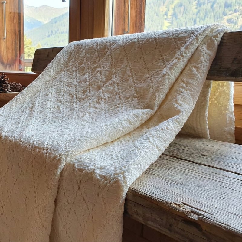 Plaid Nelita – Schweizer Schafwollprodukte Plaid Nelita – Schweizer Schafwollprodukte