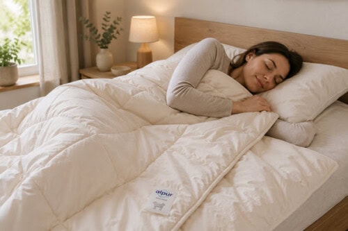 Gut Schlafen mit einer Schafwoll Ganzjahresdecke – Schweizer Schafwollprodukte Ganzjahresdecke aus Schafwolle für guten Schlaf
