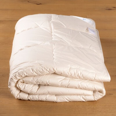 Ganzjahresdecke Schafwolle mit Arve
